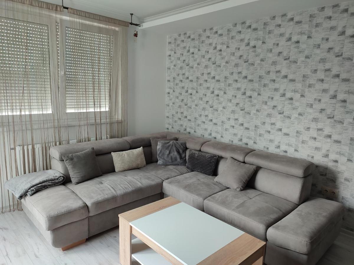 Devai-Lux Apartman Sarvar Exterior photo